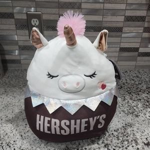 SQUISHMALLOWS Hershey's closed eye Sofia 8" Pegasus new!!!‎